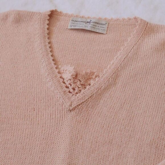 Vintage 90s Peruvian Connection super soft alpaca sweater - Picture 3 of 9